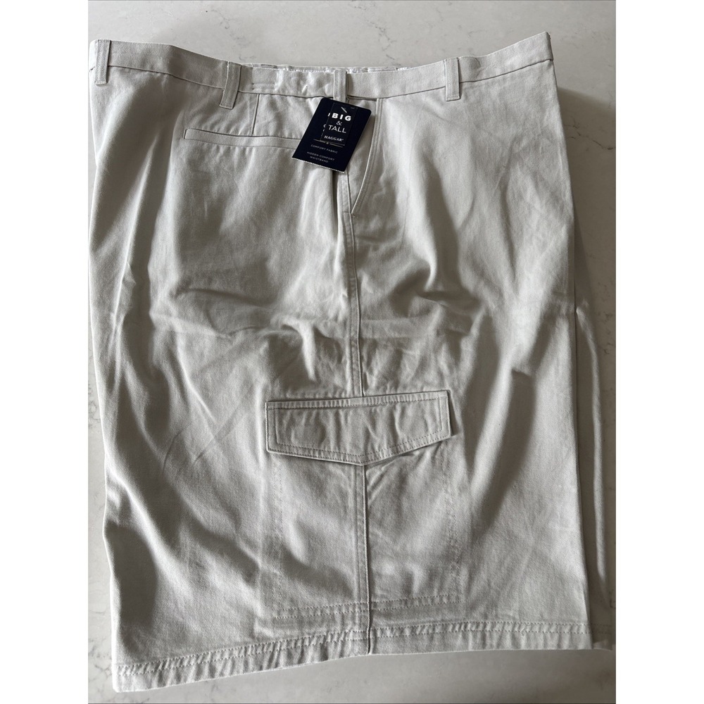 Haggar NWT Men's 52 Expandable Waistband Comfort Cargo Shorts Stone Khaki 52W